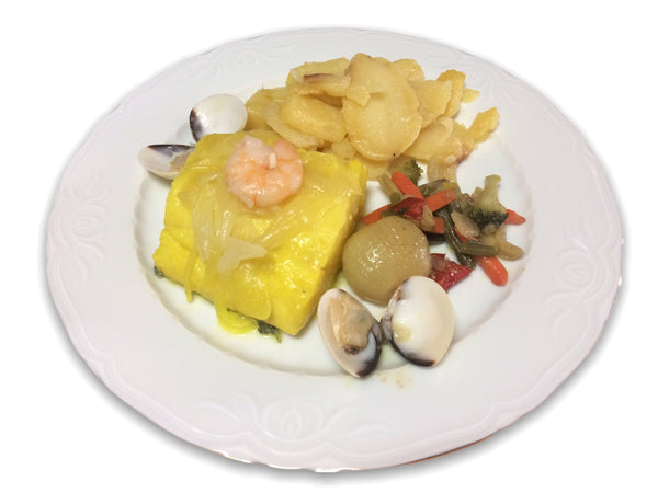 Bacalao encebollado con gambas y almejas - Cositas Güenas